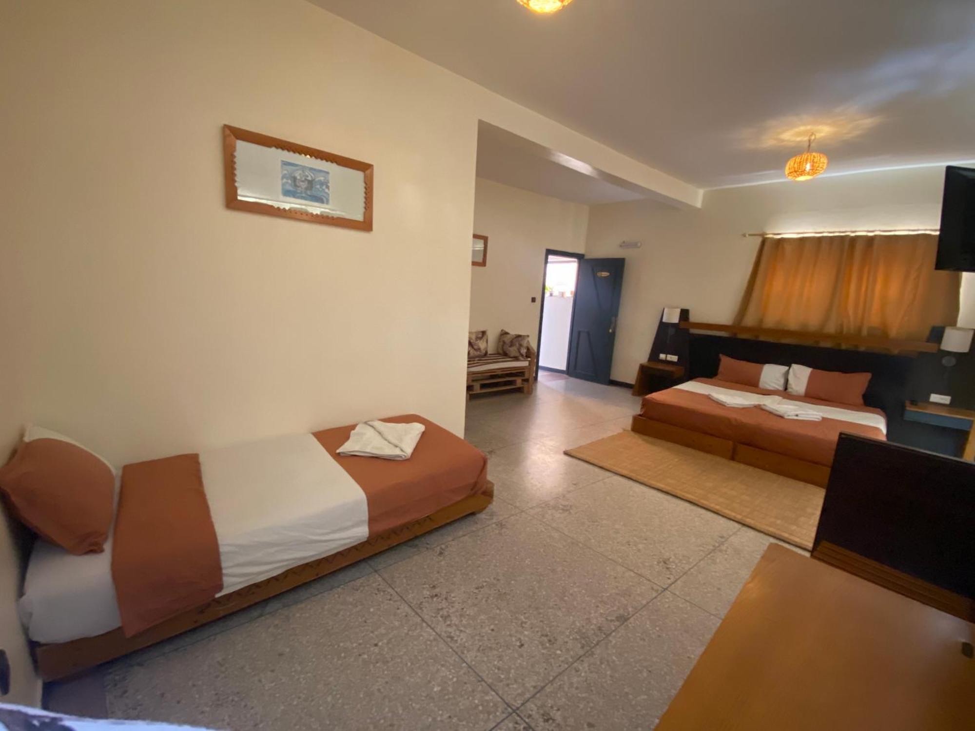 Adventurekeys Surf Yoga Cowork Bed and Breakfast Taghazout Eksteriør billede