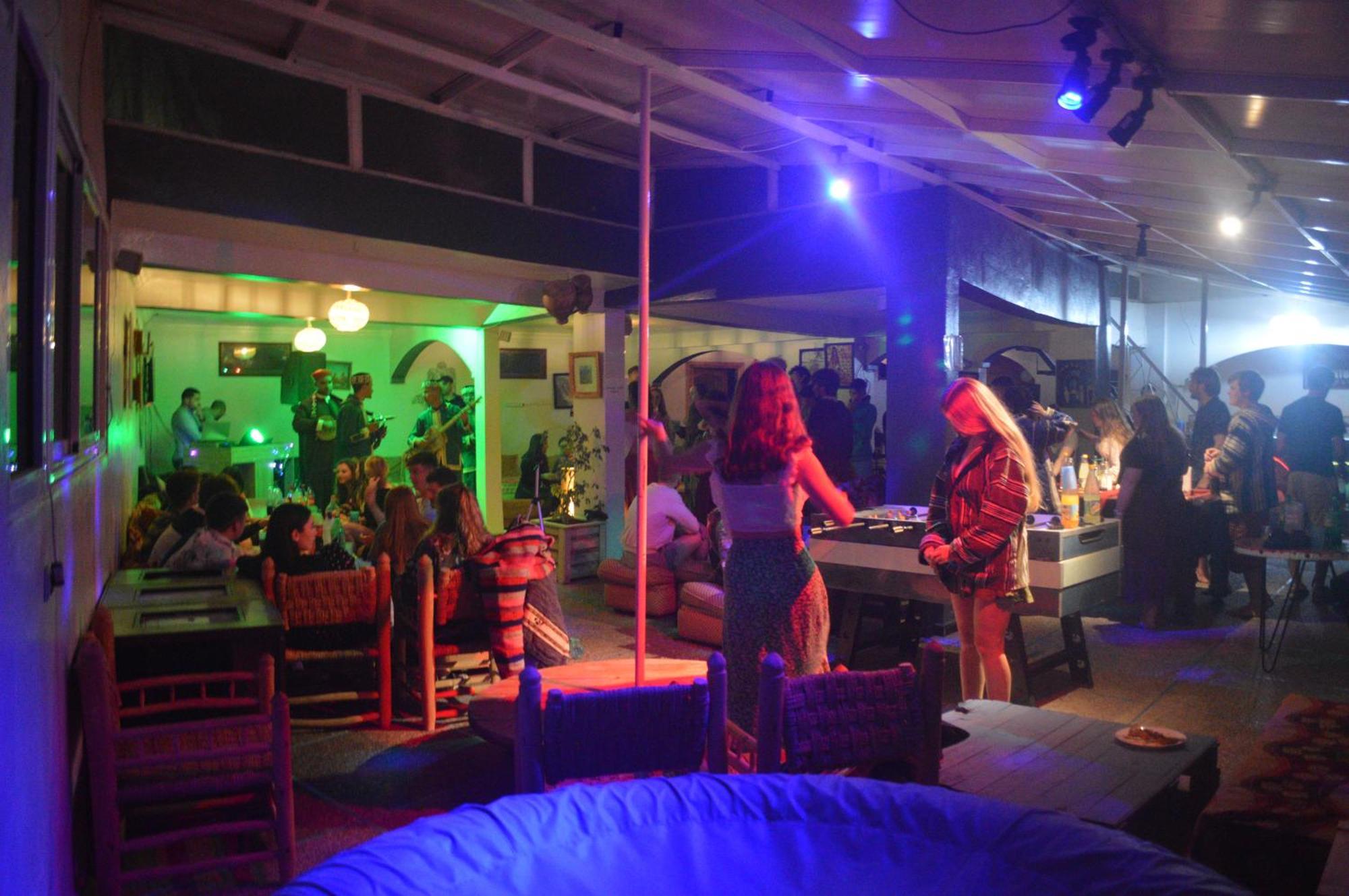 Adventurekeys Surf Yoga Cowork Bed and Breakfast Taghazout Eksteriør billede