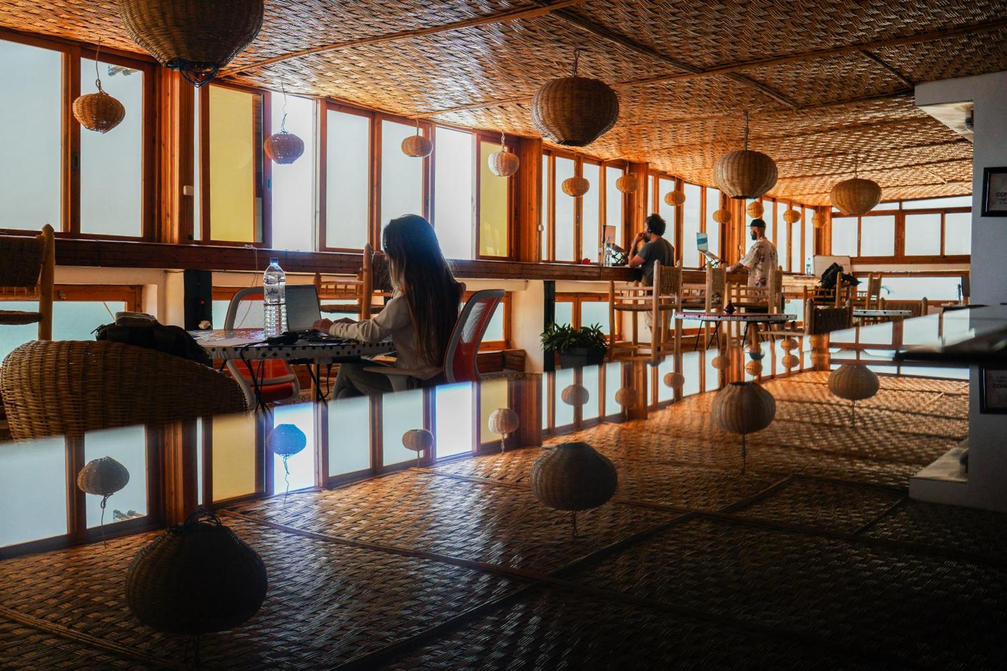Adventurekeys Surf Yoga Cowork Bed and Breakfast Taghazout Eksteriør billede